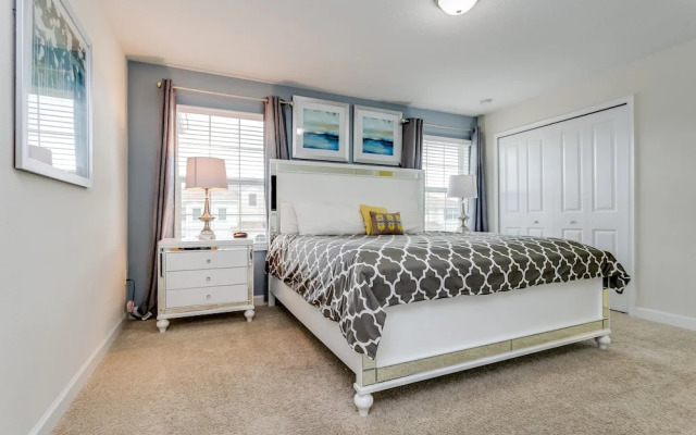 Romeo Circle Villa Story Lake 2