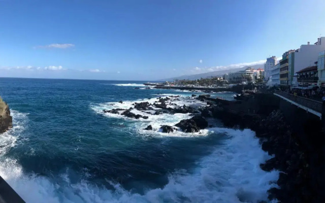 Ocean Views. Flat 3 bedrooms.
