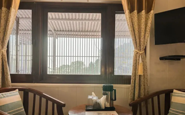 Hotel sunny cot