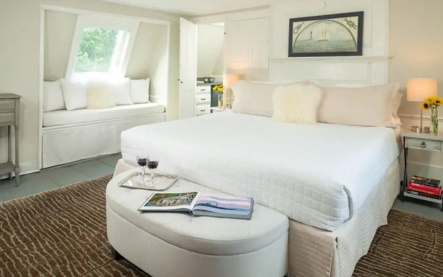 Waldo Emerson Inn