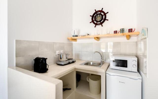 Moschatos Beach House