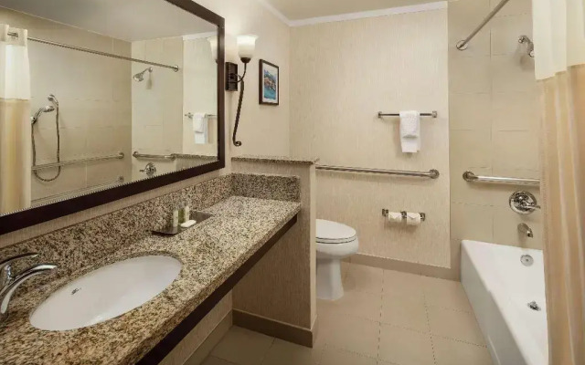 Doubletree By Hilton Hotel Claremont