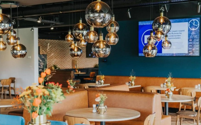 Hotel, Sportsbar & Brasserie Dorhout Mees