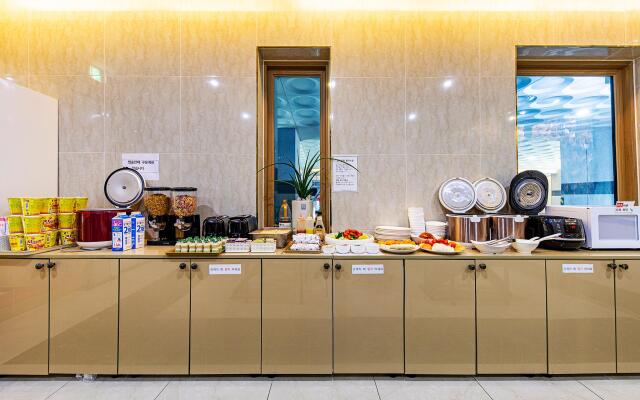 CYGNUS Hotel