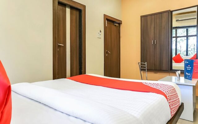 OYO 28109 Regent Hotel