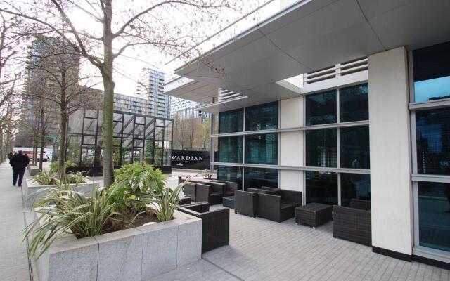 Lincoln Plaza One-Bedroom Apartments