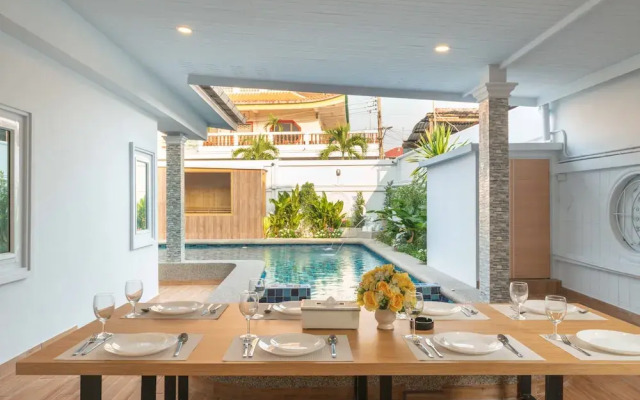 Luxury Pool Villa 6BR