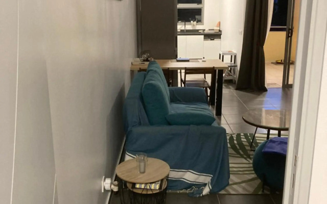 Standing Residence Kumuhei