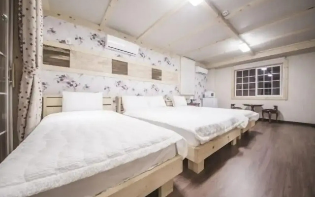 Red Windmill Pension