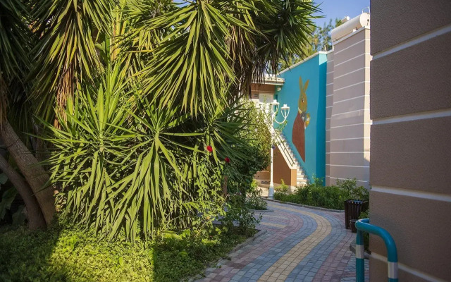 Quattro Beach Spa & Resort Hotel