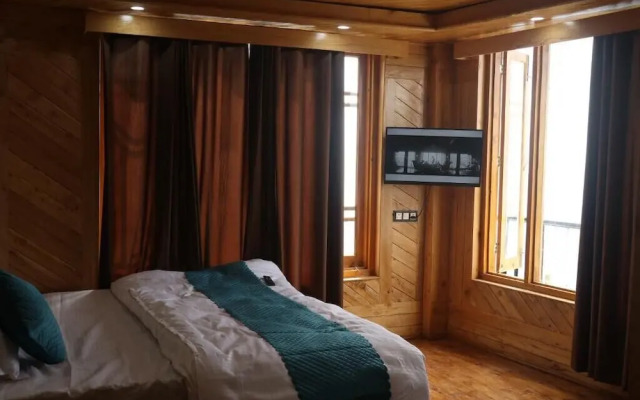 The OutHouse Forest View - Kalatop