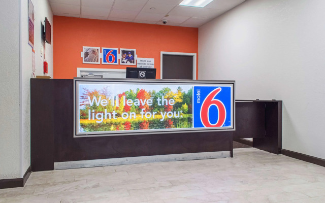 Motel 6 Brockton, MA