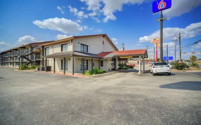 Micasa Inn & Suites