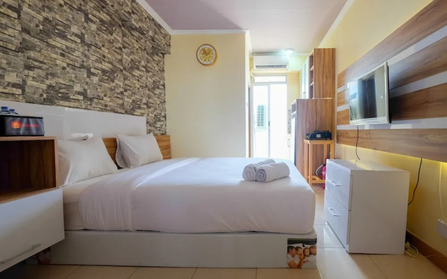 Minimalist and Comfy Studio at Pluit Sea View Apartment By Travelio – Guest Rooms – Jakarta