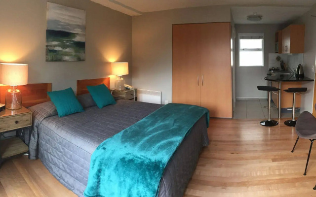 Sumner Bay Motel & Apartments