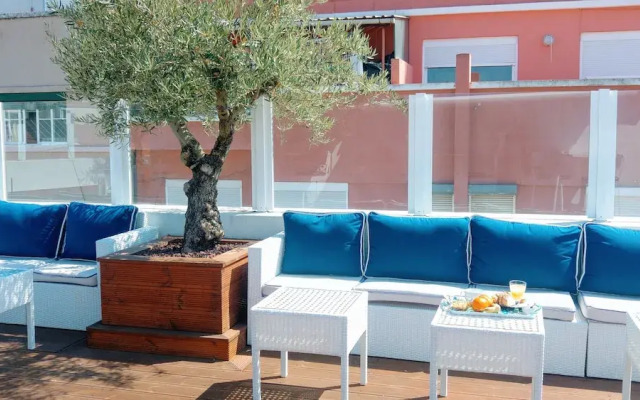 Lisbon Terrace Suites Apartment for Large Groups with Amazing Terrace