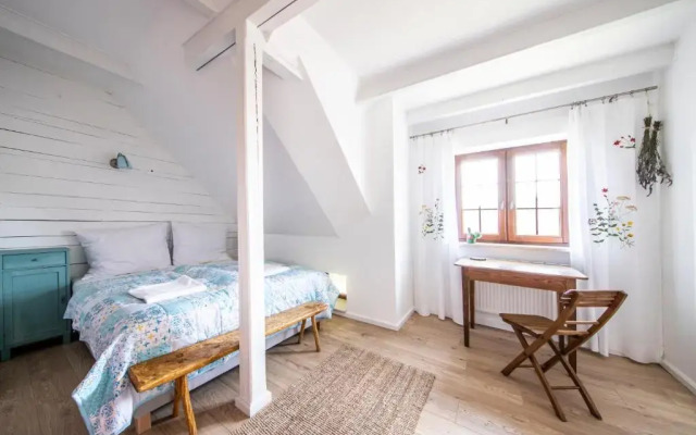 Blossom Hill Apartments