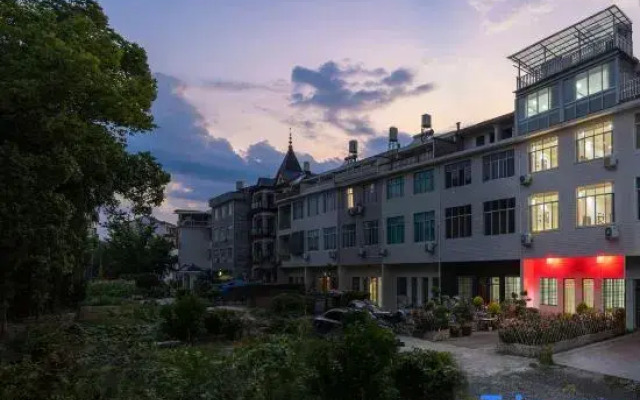 Xianju Jiucun B&B (Shenxianju Tourist Transfer Center)