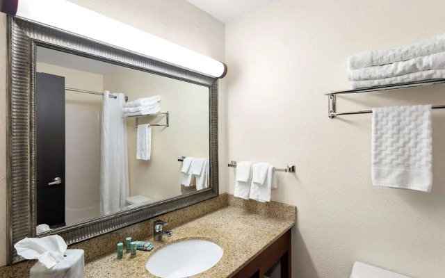 Best Western Huntington Mall Inn