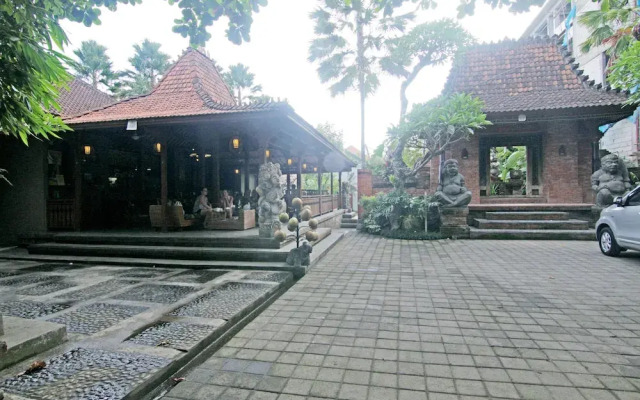 ZEN Premium Ubud Pengosekan 2