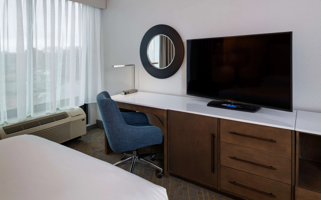 DoubleTree by Hilton Madison East
