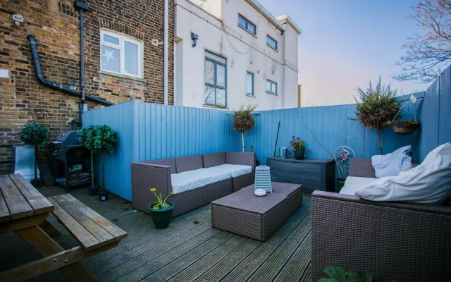 1 Bedroom Flat With Roof Terrace