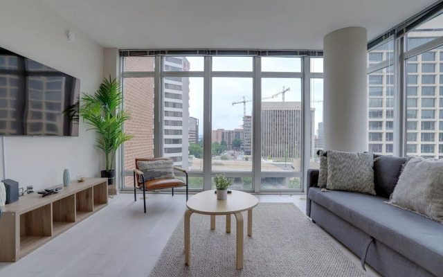 Wonderful 2BR Condo at Crystal City