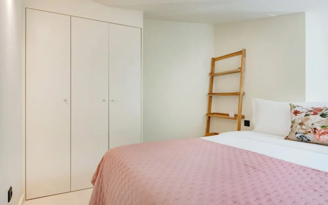 Minimalist Loft at Terracotta Collection