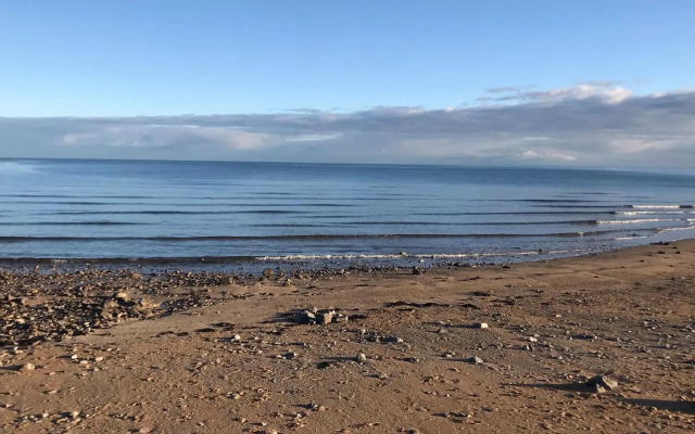 Barracuda, Beachside Apartment