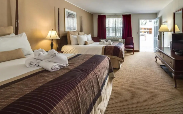 Twin Peaks Lodge & Hot Springs