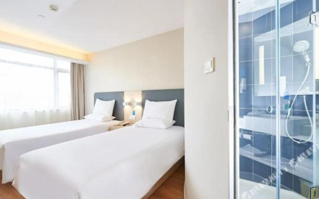 Wanyue Hotel (Shanghai Zhoupu Wanda Plaza)