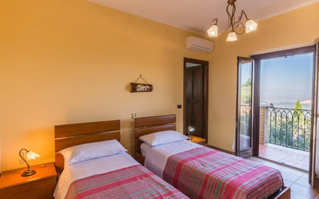 Belvilla by OYO Villa Casetta