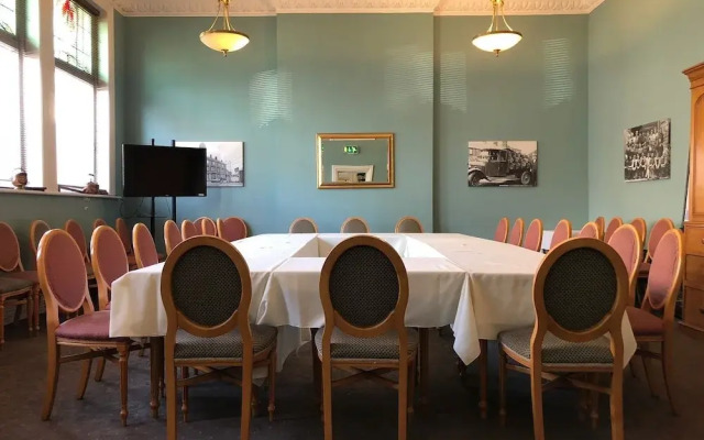 the waterloo hotel