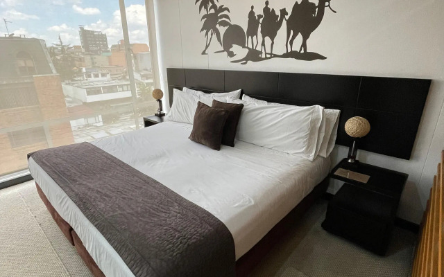 Hotel Regency Suites La Feria