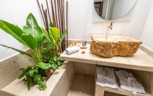 Isla Rosa Boutique by NOMAD GURU