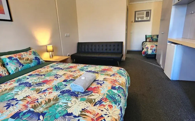Wentworth Central Motor Inn