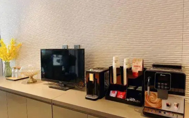Homeinn Selected Hotel (Chifeng Railway Station Songshan Wanda Plaza)