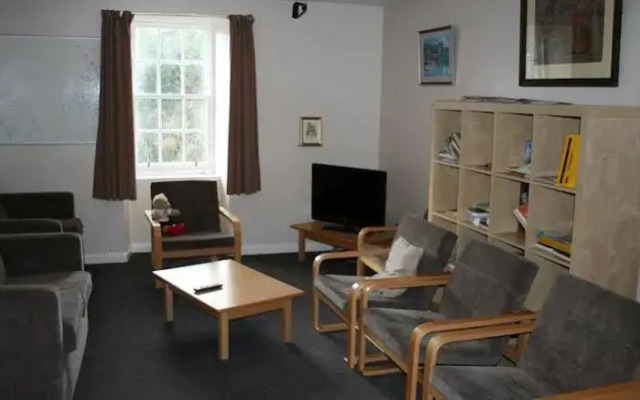 Wee Row Hostel