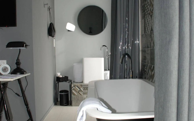 Pont Levis Hôtel By Franck Putelat