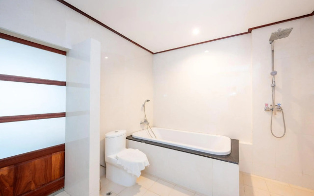 The President Hotel at Chokchai 4