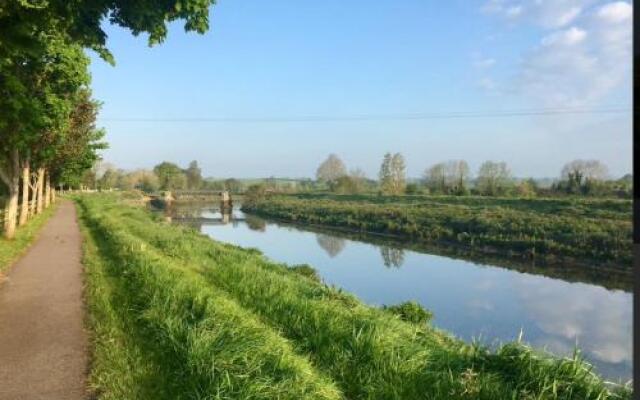 Adare Luxury Riverside Apartment