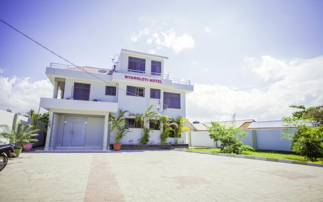 B10 Airport Lodge