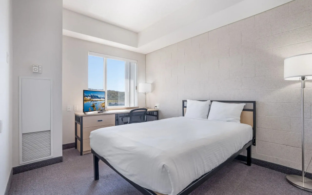 Residence & Conference Centre - Niagara-on-the-Lake