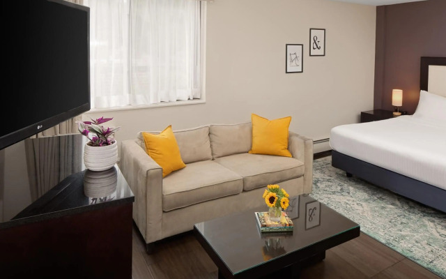 The Andrew Hotel