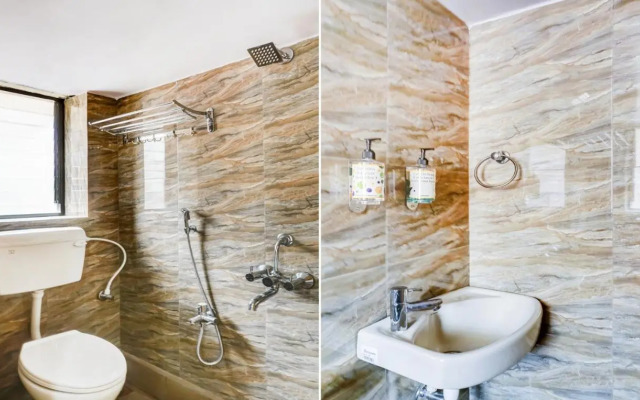 OYO Premium Near Osho Ashram Koregaon Park