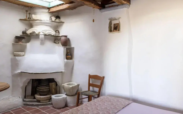Daphnis the Artist s House
