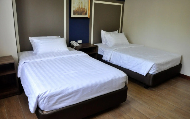 S Hotel and Residences