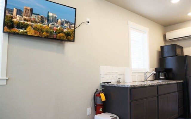 Perfect Little Place for the Traveling Professional