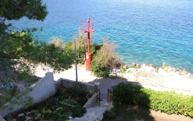 Apartments by the sea Stomorska, Solta - 5190