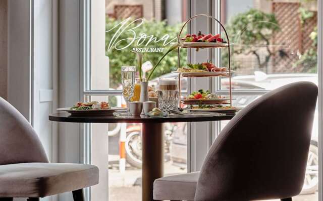 The Crown Krakow Center - Handwritten Collection ACCOR